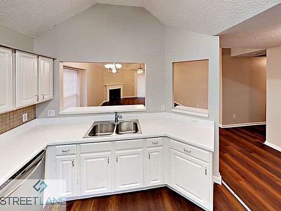 5th image of 2283 Jo Ann Dr
