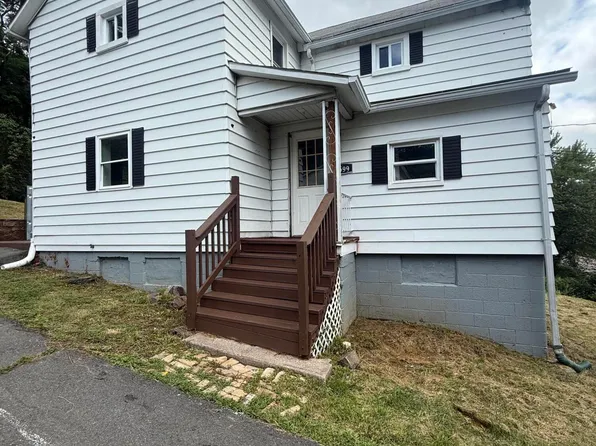 1699 W Main St, Plymouth, PA 18651