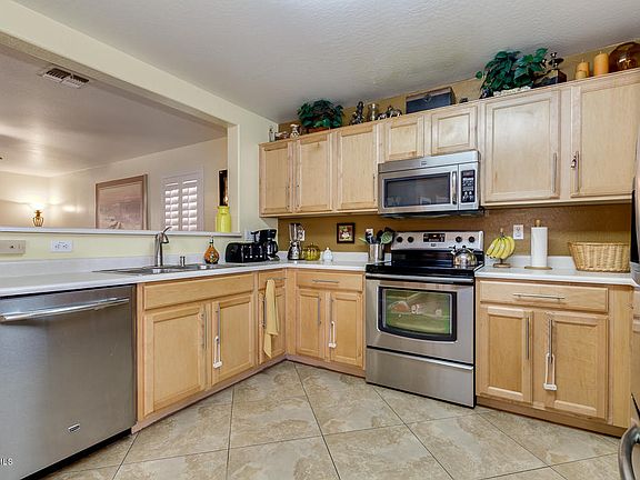 4th image of 2558 E Meadow Creek Way