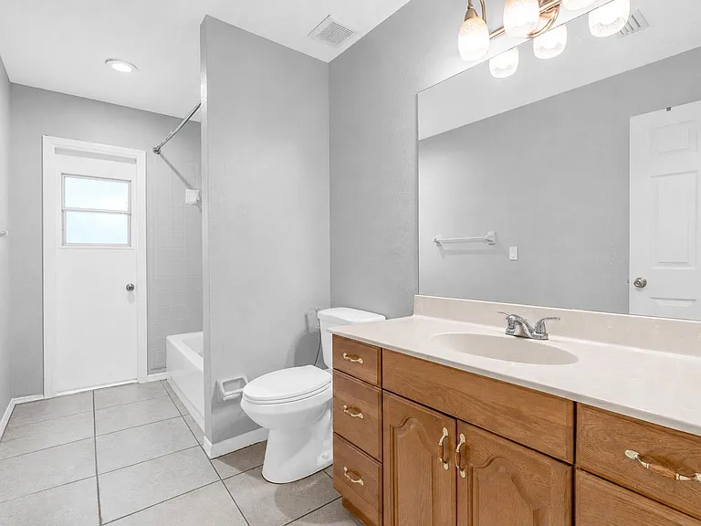 5829 Pitch Pine Dr — Photo 4