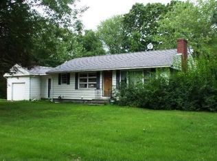 22 Academy St, Plainfield, CT 06374