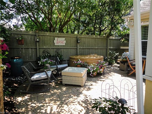 4th image of 2365 Cape Arbor Dr