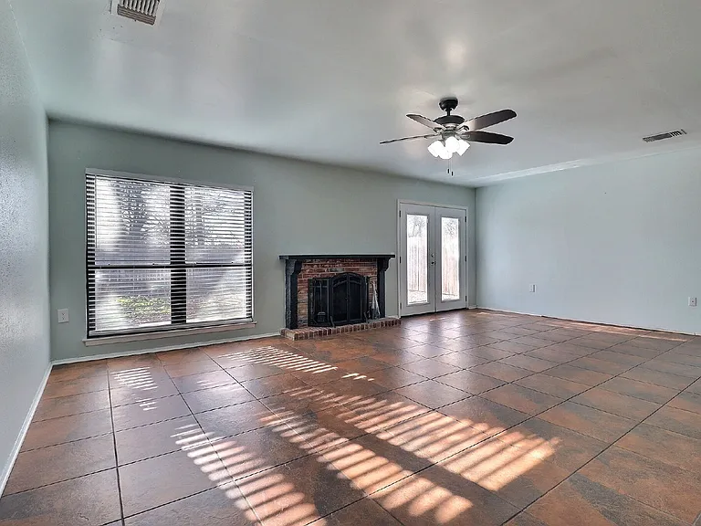 11025 White Sands St — Photo 4