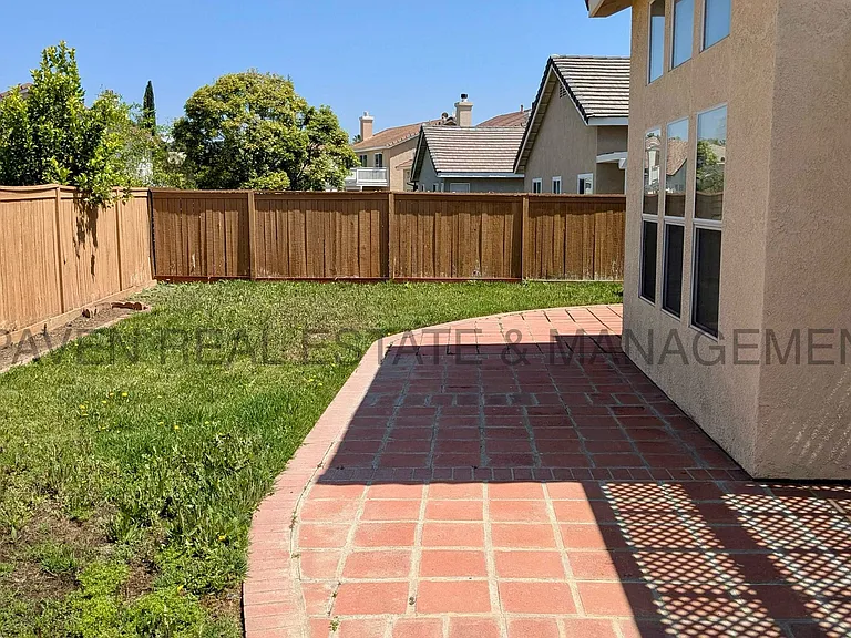 7689 Canberra Way — Photo 19
