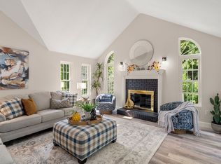 10 Lovett Rd, Oxford, MA 01540