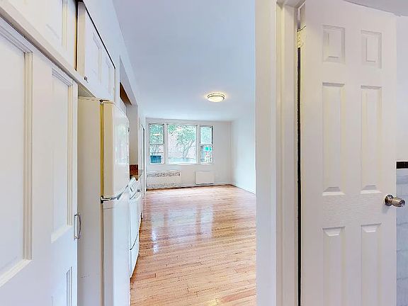 4th image of 260 W 27th St APT 1