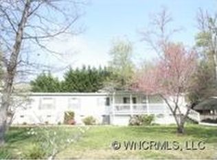 32 Ridgestone Dr, Hendersonville, NC 28792