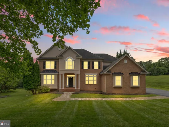 5204 Muirfield Dr, Ijamsville, MD 21754