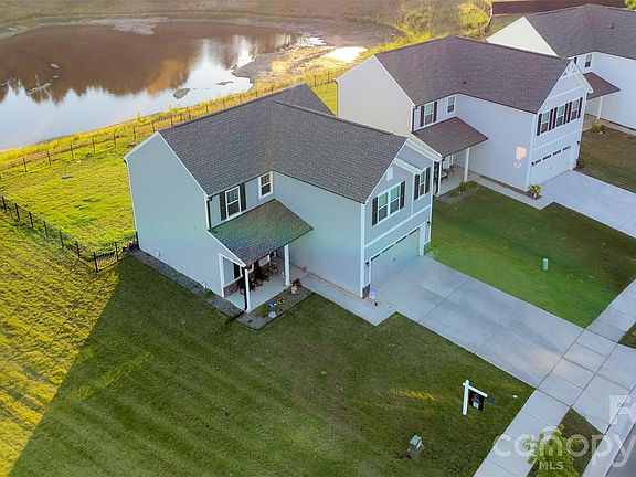 3rd image of 112 Aspire Cir