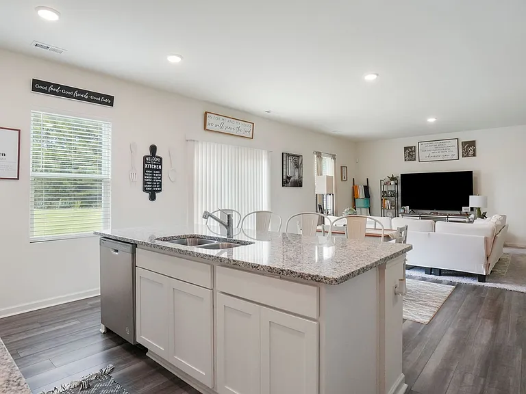 530 Cessna Dr — Photo 6