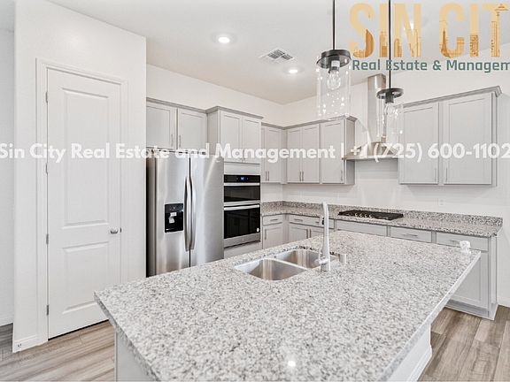 2nd image of 11828 Black Canary Ave