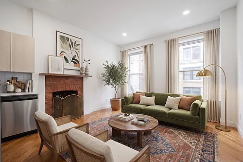 36 W 35th St #2A Photo 1