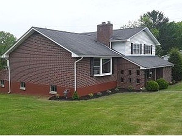 215 E Broadway St, Athens, WV 24712