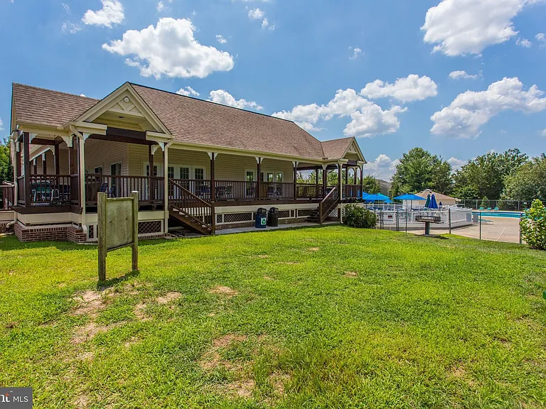 6901 Victoria Dr #I — Photo 35