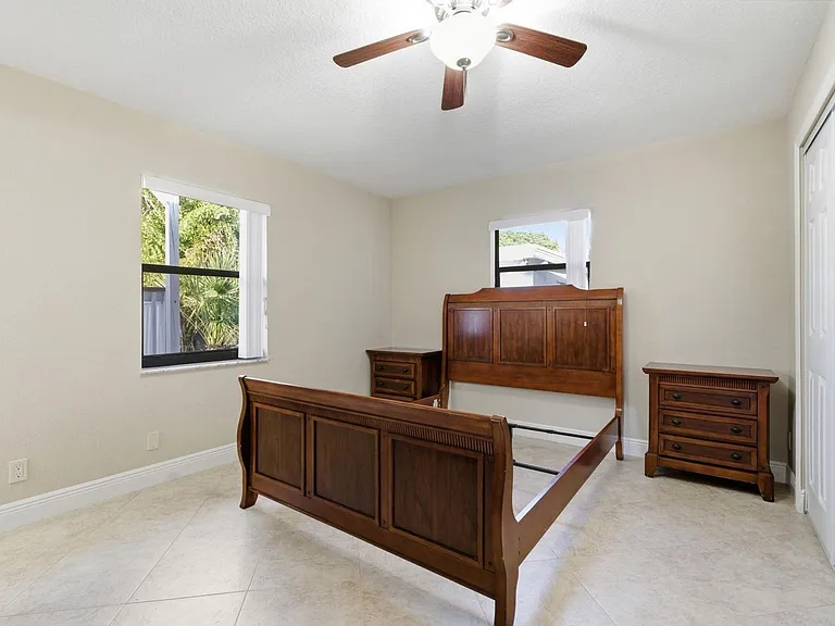 2545 Conroy Dr — Photo 10