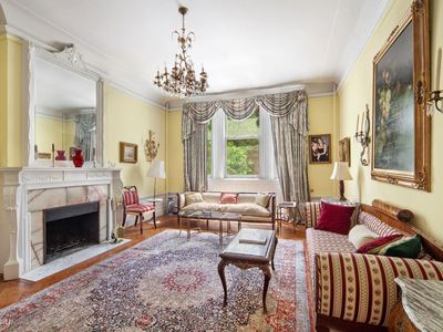 331 W 71st St, New York, NY, 10023