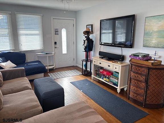3rd image of 211 7th St S #A