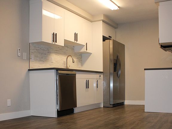 4th image of 817 4th St #105