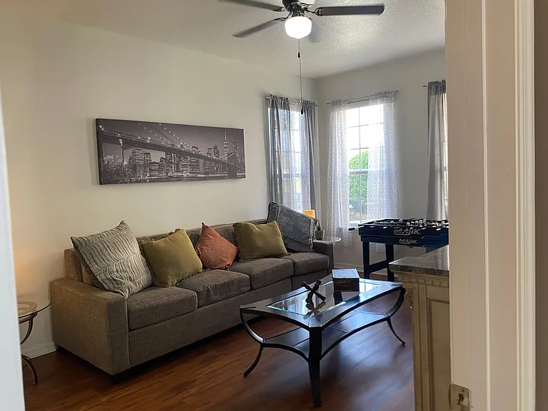 438 Monroe Cir — Photo 10