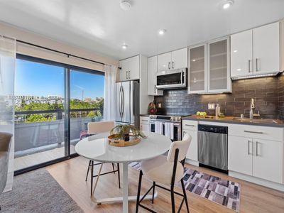 5 Embarcadero W APT 321, Oakland, CA, 94607