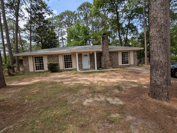 5850 Woodvale Dr, Mobile, AL 36608