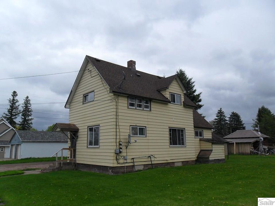 1st image of 608 8th St E