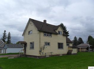 608 8th St E, Ashland, WI 54806