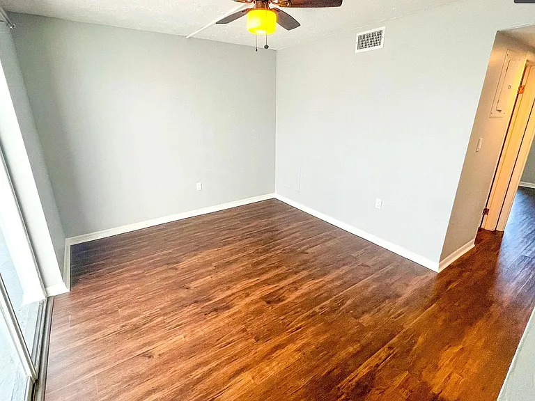276 Polk Ave #4 — Photo 8