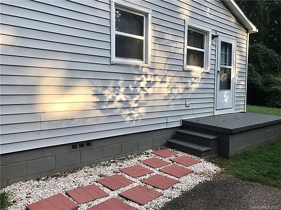 3rd image of 119 Classic Ln