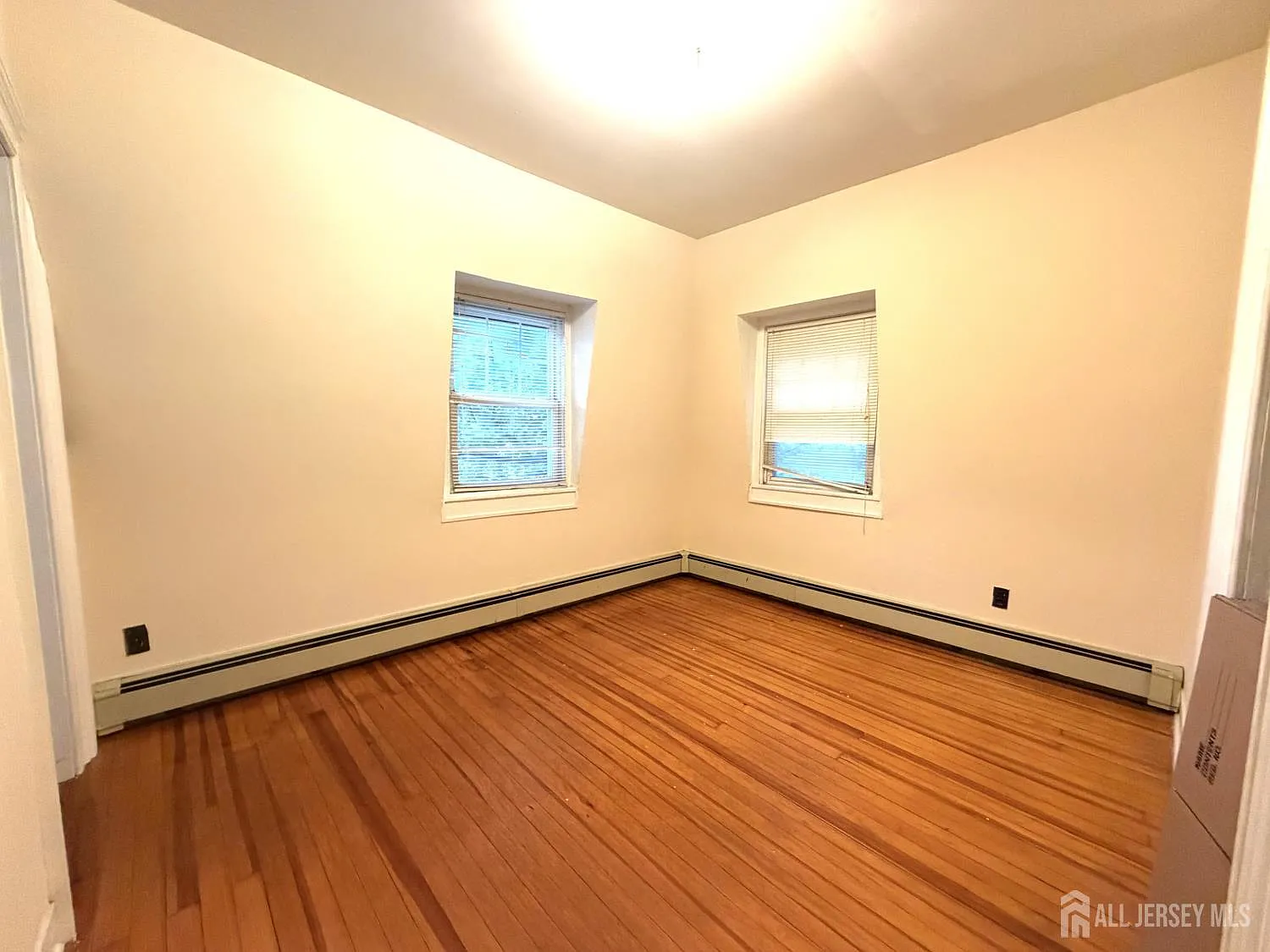 207 Woodbridge Ave — Photo 4