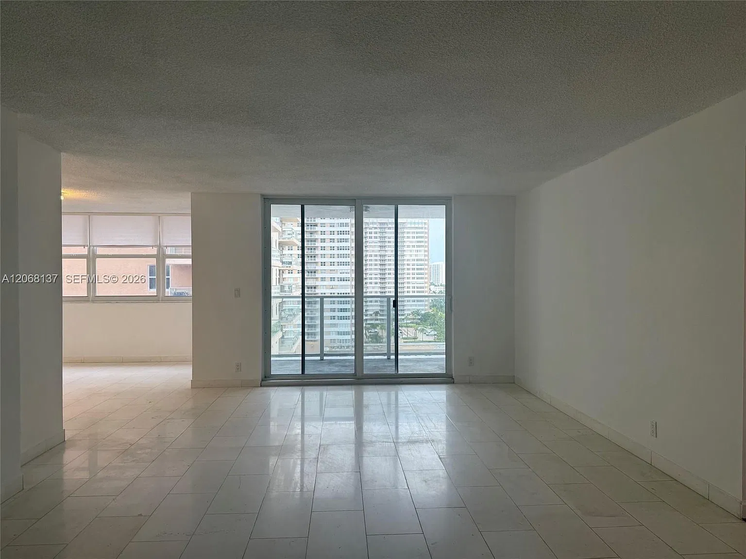 1904 S Ocean Dr — Photo 4