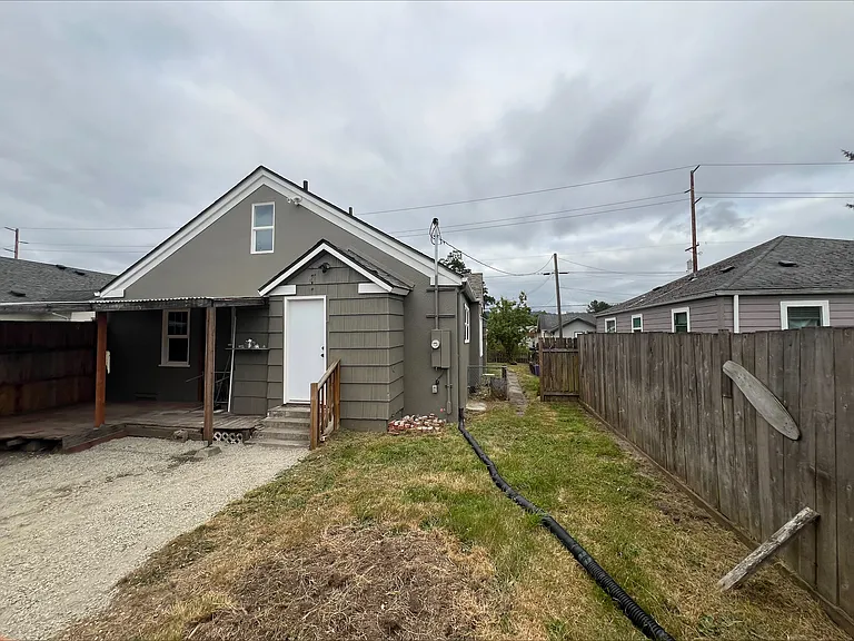 1013 S 5th Ave — Photo 18