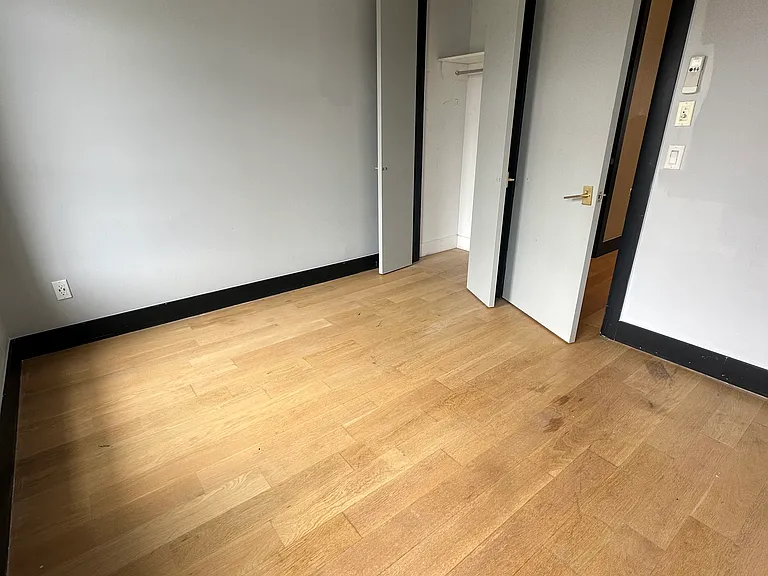41 Van Wagenen Ave #4LL — Photo 8
