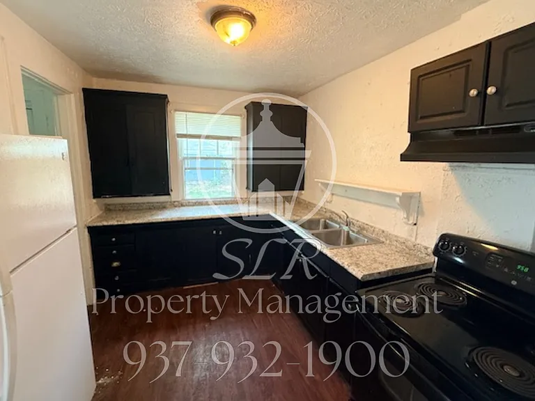 1011 N Broadway St — Photo 9