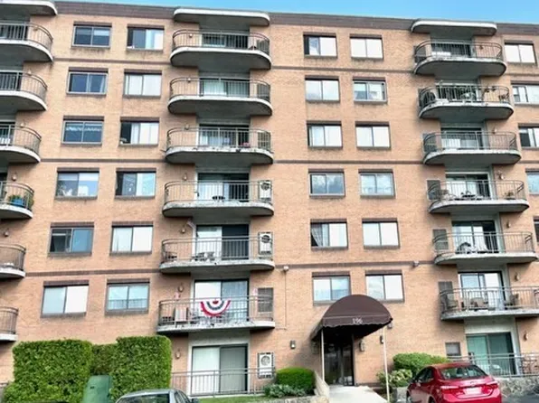 196 Locust St APT 2-605, Lynn, MA 01904