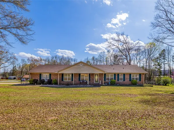 222 Briarcreek Dr, Spartanburg, SC 29301