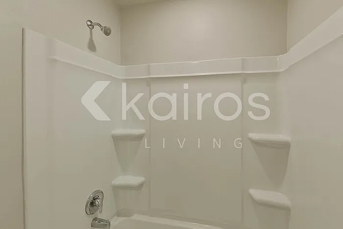124 Yardley Ct — Photo 11