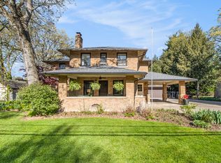 2226 Oakland Dr, Kalamazoo, MI 49008