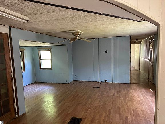5th image of 3035 Cedar Shores Dr