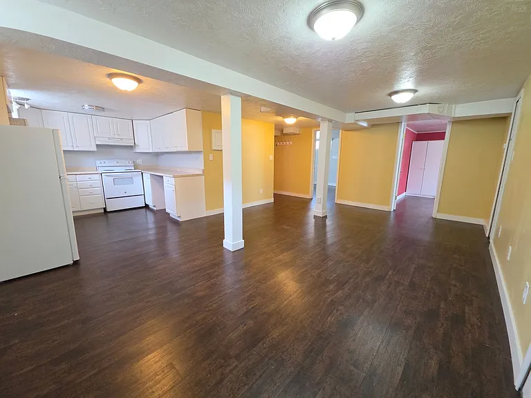 1221 E Crandall Ave #2 — Photo 7