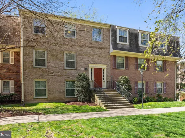 6014 Westchester Park Dr APT 302, College Park, MD 20740