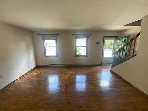 229 Oakwood Ave — Photo 2