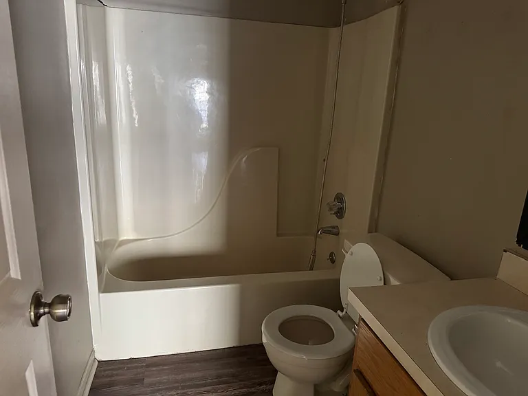 605 N Park St #C — Photo 4