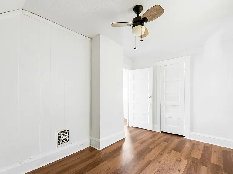 2048 W 105th St — Photo 11