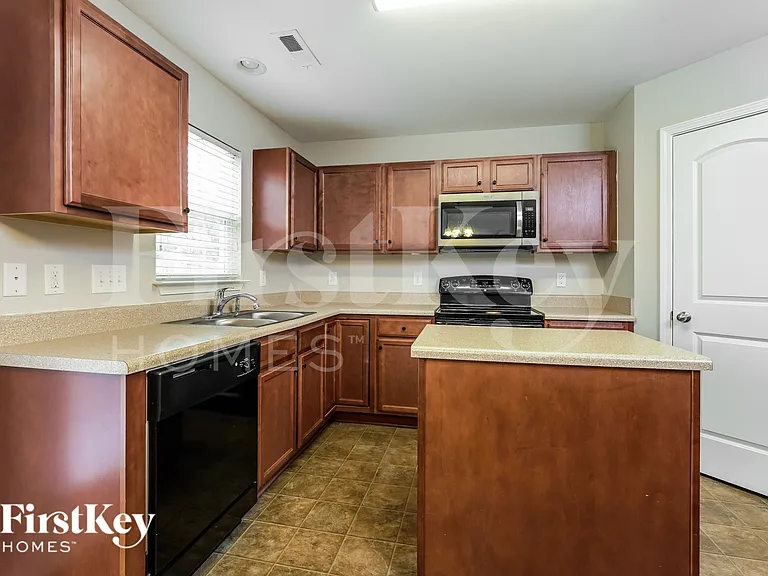 6600 Maderia Ct — Photo 6