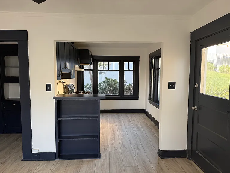 2111 Aaron St #2113-1/2 — Photo 15