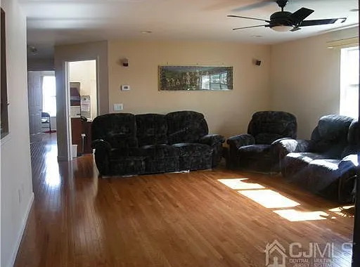 316 Ventnor Ct — Photo 5