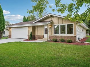 3382 Moraine Dr, Hubertus, WI 53033