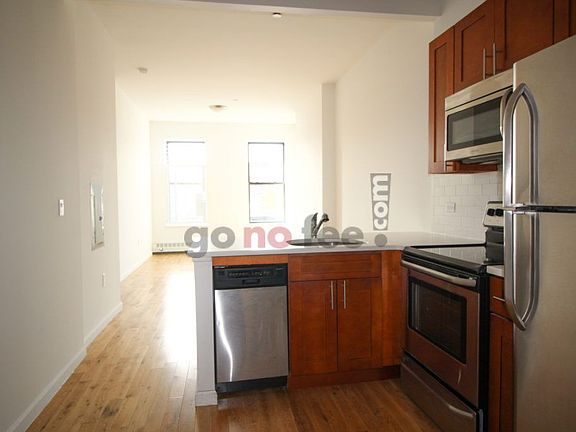 3rd image of 229 W 121st St #2A