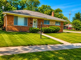 25055 Pierce St, Southfield, MI 48075